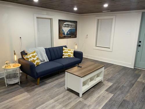 3 Bed2 Bath Renovated Home Near The Lake