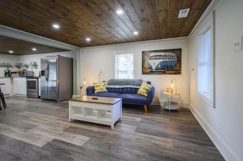 3 Bed2 Bath Renovated Home Near The Lake