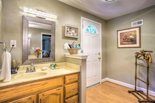 Secluded Chattanooga Getaway With Deck And Yard!