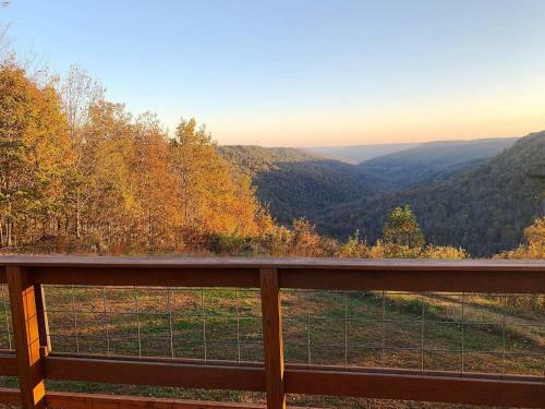 South Cumberland Bluff House / Million-dollar View