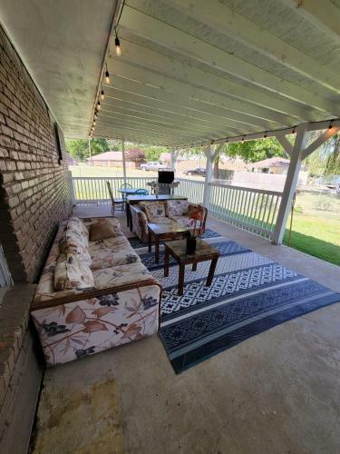 Lake Front, Remodeled, 8 Large Bed, 5br 3 Bath