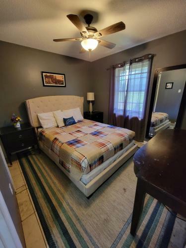 Lake Front, Remodeled, 8 Large Bed, 5br 3 Bath