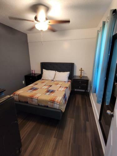 Lake Front, Remodeled, 8 Large Bed, 5br 3 Bath
