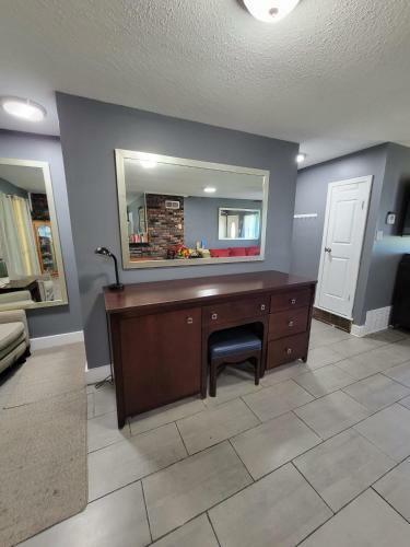 Lake Front, Remodeled, 8 Large Bed, 5br 3 Bath