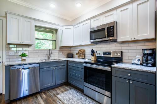 Charming Cades Cove Condo - Community Amenities