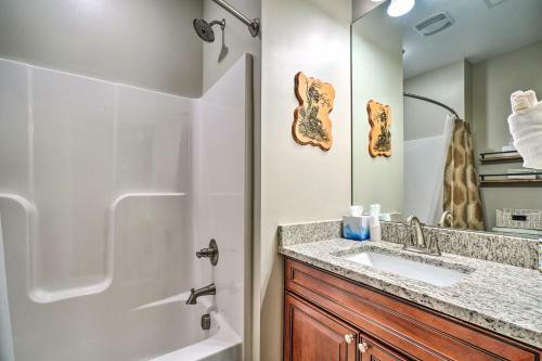 Apartamento Cozy Townsend Condo, Resort-style Amenities!