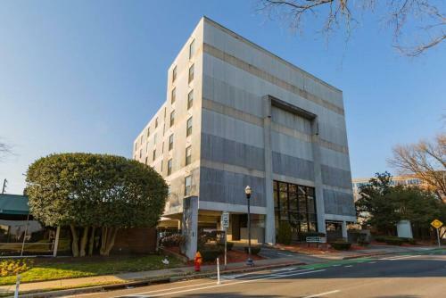 Music Row Retreat - 3 Beds, 1 Bedroom, Pool, Parking