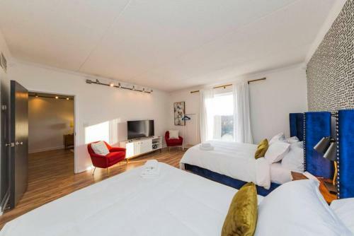 Music Row Retreat - 3 Beds, 1 Bedroom, Pool, Parking