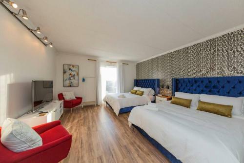 Music Row Retreat - 3 Beds, 1 Bedroom, Pool, Parking
