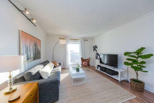 Music Row Retreat - 3 Beds, 1 Bedroom, Pool, Parking