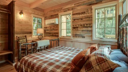 The Cedar In Treehouse Grove At Norton Creek