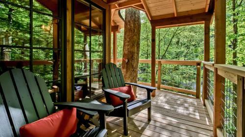 The Cedar In Treehouse Grove At Norton Creek