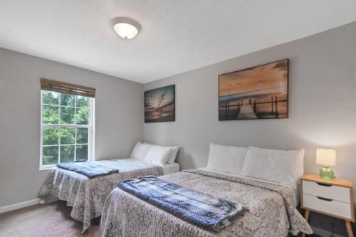 Cheerful 3-bedroom House With Private Parking Home