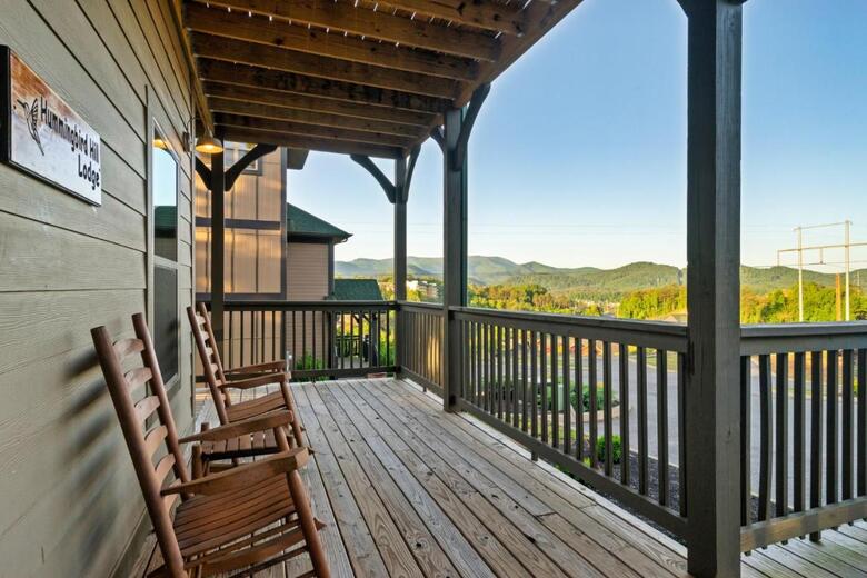 Summer Special, Mountain View, Cabin, Hottub, Game Rm, Sleeps 20