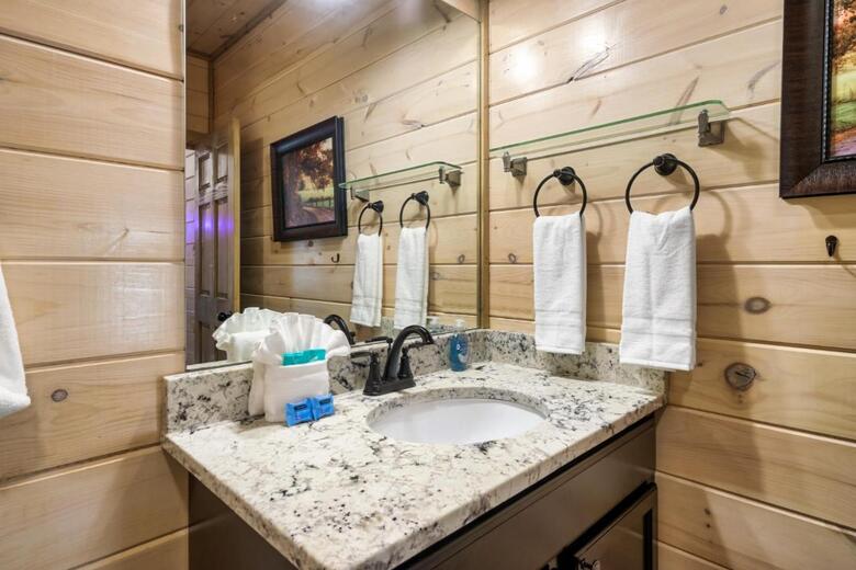 Summer Special, Mountain View, Cabin, Hottub, Game Rm, Sleeps 20