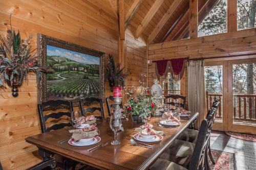 Luxurious 6 Bed, 6 Bath With Indoor Pool, Pool Table And Sweeping Views!