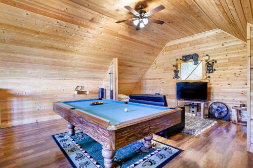 Laketown Bears - Pool Table & Hot Tub!