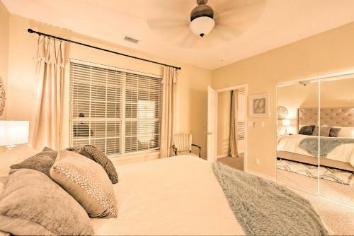 Lovely Hawkins Home With Patio And Hangar Garage!