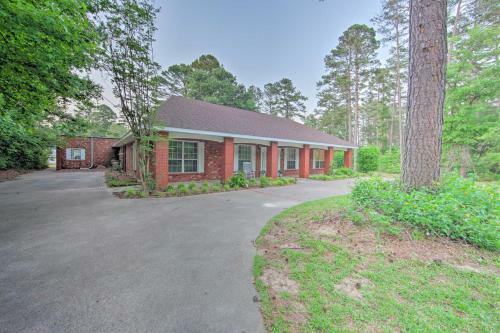 Lovely Hawkins Home With Patio And Hangar Garage!