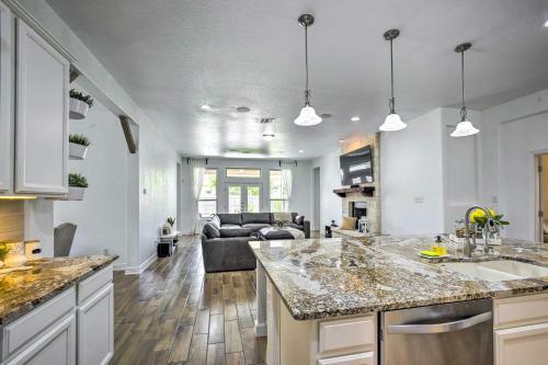 Suburban San Antonio Home With Covered Patio!
