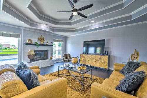 Waterfront Granbury Retreat With Dock And Slip!