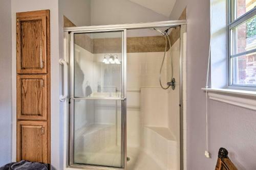 Granbury Home Screened Porch Less Than 2 Mi To Beach