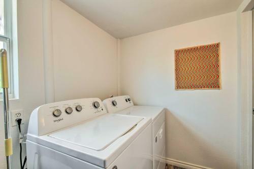 Cozy Granbury Retreat With Yard - Walk To Lake!