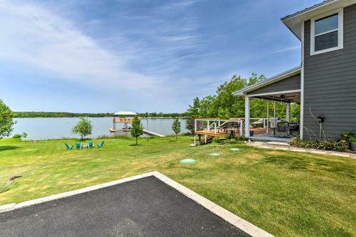 Chic Lakeside Retreat With Dock On Brazos River