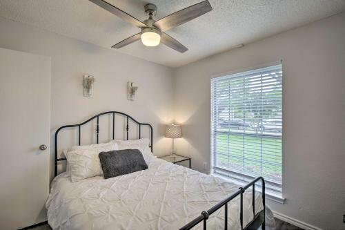Cozy Irving Home With Fully Fenced Backyard!