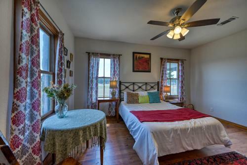 Charming Country Home With Hot Tub & Fire Pit!