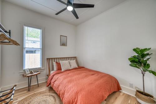 Super Cute Haus - Hot Tub-fire Pit-2 Blks To Main!