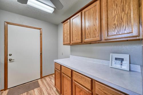 Cozy Haus With Bbq And Fire Pit! Close To Main St!
