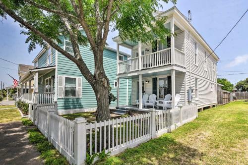 Historic Galveston Home Walk To The Strand!