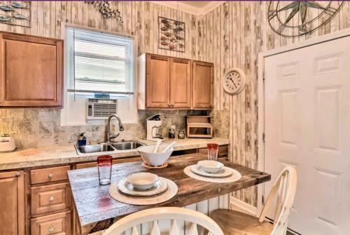 Charming Garden Cottage With Porretto Beach Pass!