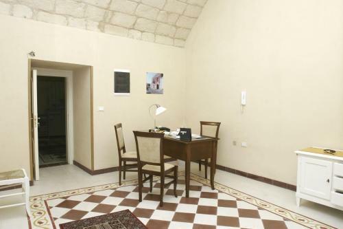 Via Castello