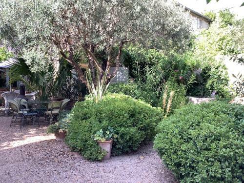 Maison De Village Avec Jardin