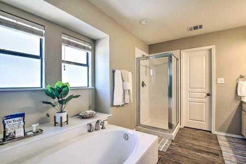 Updated Retreat With Game Room And Outdoor Oasis!