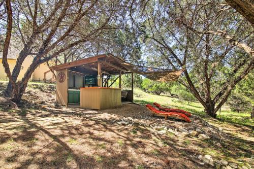 Updated Retreat With Game Room And Outdoor Oasis!