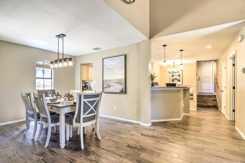 Updated Retreat With Game Room And Outdoor Oasis!