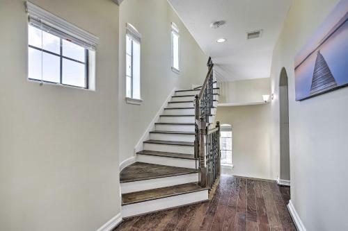 Spacious Houston Townhouse About 17 Mi To Dtwn!