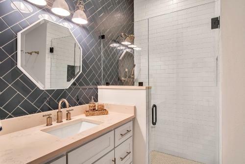 Sbs720-the Lookout At Sunflower Beach Home
