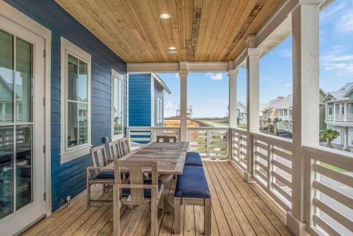 Sbs720-the Lookout At Sunflower Beach Home