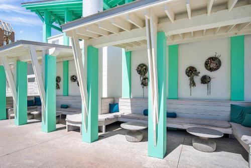 Sbs720-the Lookout At Sunflower Beach Home