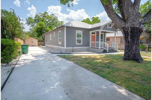 Comfy And Incredible Fenced 2br 2 Ba Near Downtown