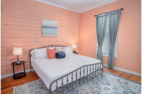 Comfy And Incredible Fenced 2br 2 Ba Near Downtown