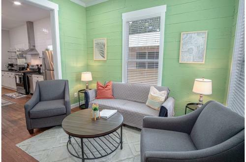 Comfy And Incredible Fenced 2br 2 Ba Near Downtown