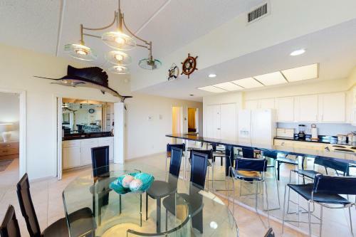 Suntide III Condominiums #101