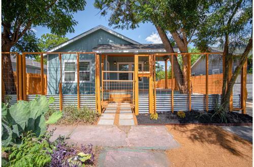 Newly Remodeled 4br 2ba Near Amazing Downtown