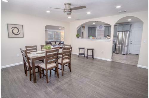 Splendid Gated 4 Br 2 Ba Home Near Downtown