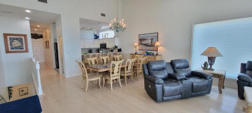 Chris Beach Pool Townhome Home